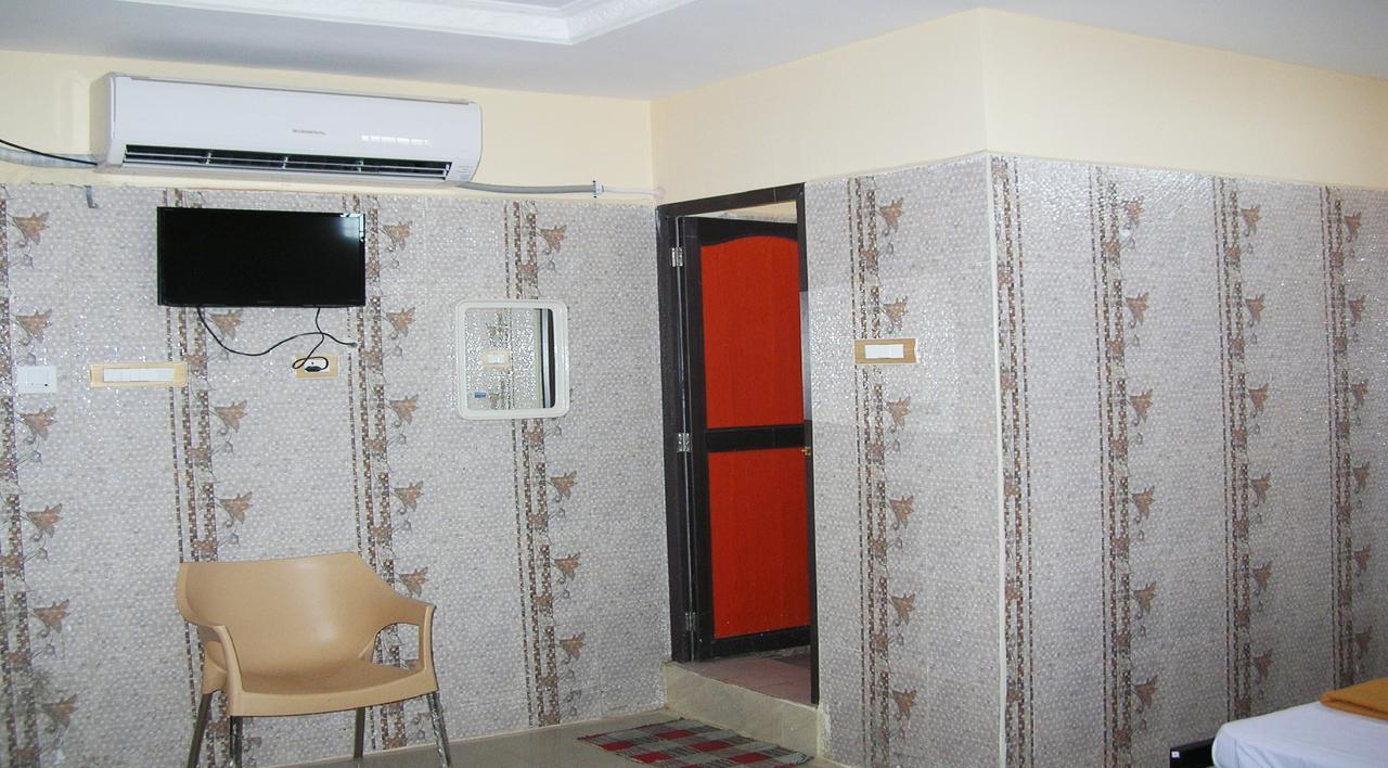 Sbs Residency Tirupati Otel Renigunta Oda fotoğraf