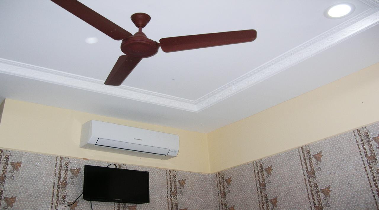 Sbs Residency Tirupati Otel Renigunta Oda fotoğraf