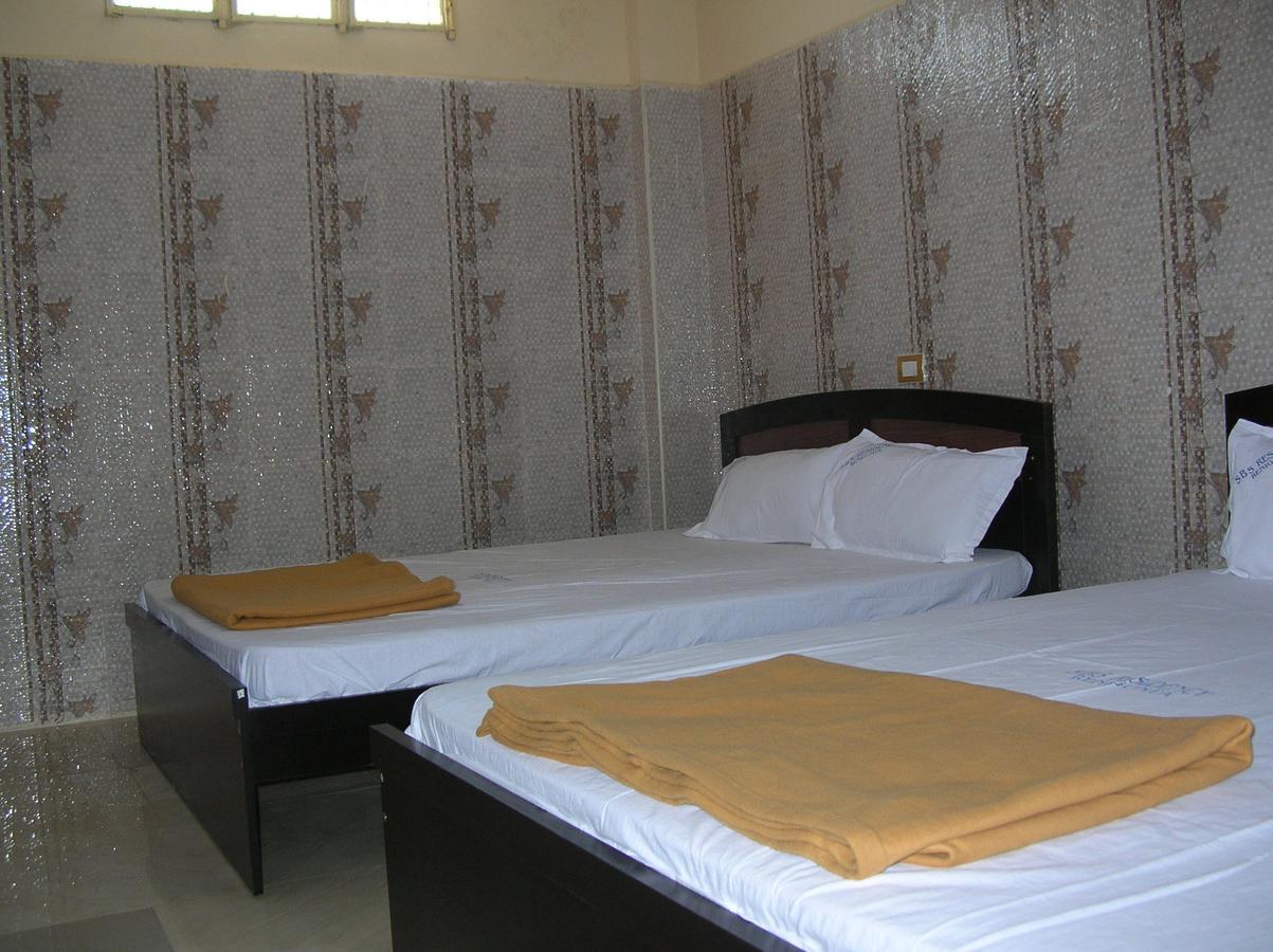 Sbs Residency Tirupati Otel Renigunta Oda fotoğraf